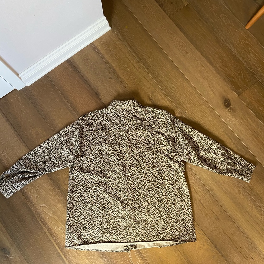 Leopard print button down - Picture 3 of 5